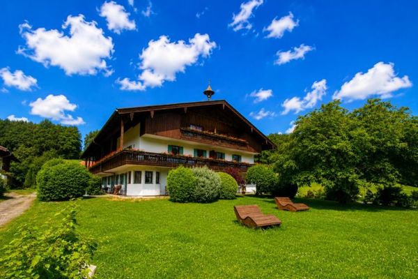 Gemütliche Maisonette-Ferienwohnung mit traumhaftem Alpenblick – voll möbliert und sofort nutzbar