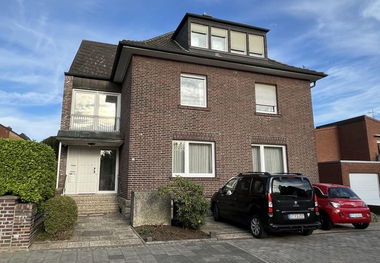 Straßenansicht