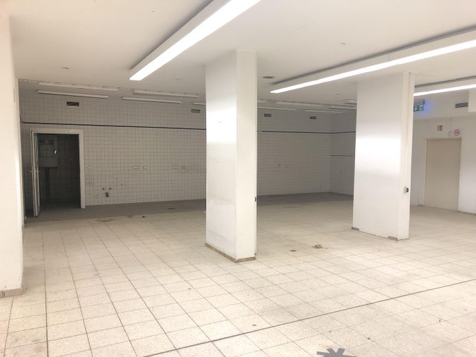 Flexible Gewerbefläche mit 1.050 m², 35 Stellplätzen – Ideal für Fitness, Gesundheit, Einzelhandel – Gewerbe Innenansicht