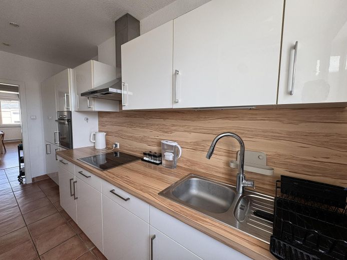 Provisionsfrei,renoviert,ruhig,95qm Wohnung 3,5 Zimmer+Küche mit EBK,Tageslichtbad,Südbalkon – Küche