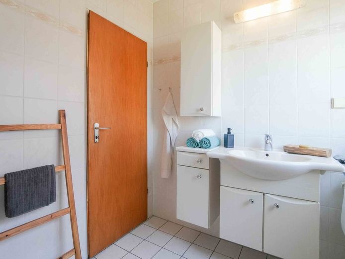 Familienidylle in Köln-Porz/Urbach - Doppelhaushälfte mit Garten und Garage auf Erbpacht – Badezimmer 1.OG