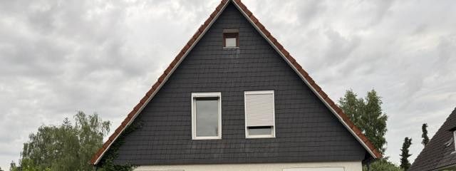 Vrijstaande woning in St. Gertrud op eigen grond (bedrijfsterrein) Het energieprestatiecertificaat wordt opgesteld – Vorderansicht