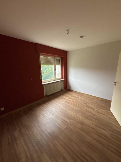 Bezahlbar wohnen: Renovierungsbedürftiges Haus im Erbbaurecht mit Potenzial – Souterrain - Zimmer 2