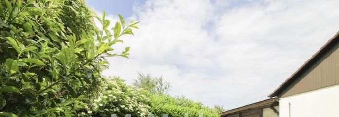 Neue Chance: Freistehendes OKAL-Haus mit Einliegerwohnung und großem Grundstück