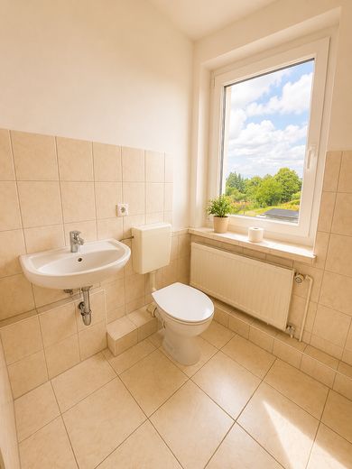 4-Zimmer-Wohnung in Altenpleen – ideal für Familien oder Paare – Bad