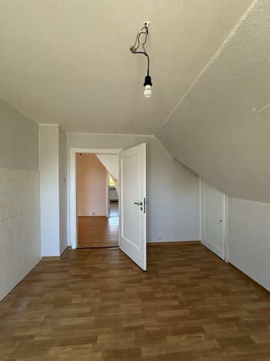 ZENTRUMSNAH! DG Wohnung ETW in saniertem MFH – Küche