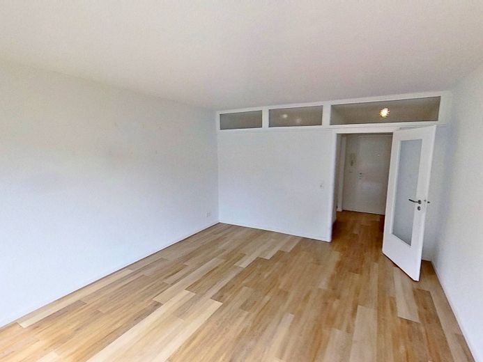 Westercelle’de balkonlu ve bol ışık alan modern 3 odalı daire – Ansicht II: Wohn- und Esszimm…