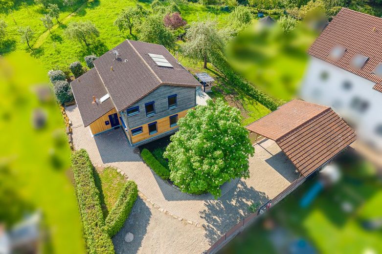 Viel Platz zum Leben - Familienfreundliches Wohnen in ruhiger, naturnaher Lage – Haus und Carport