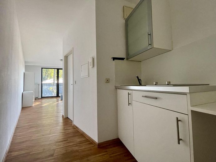 Möbliertes 1-Zimmerappartement mit Balkon in zentraler und ruhiger Lage! – फोटो 2
