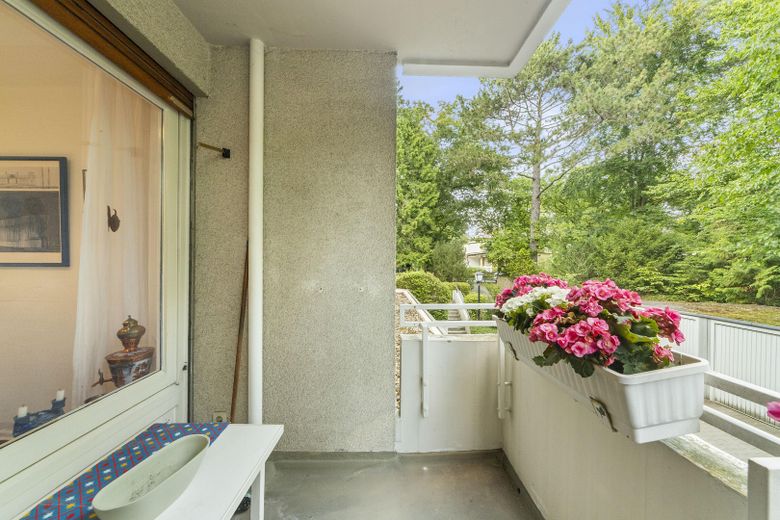 Wohnen mit viel Platz und eigener Terrasse - 4-Zimmer-Wohnung in begehrter Westend-Lage – Balkon