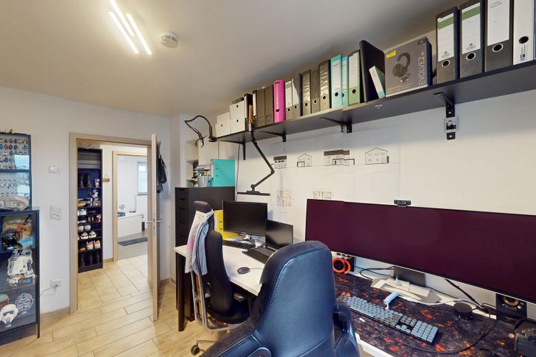 Büro / Kinderzimmer OG