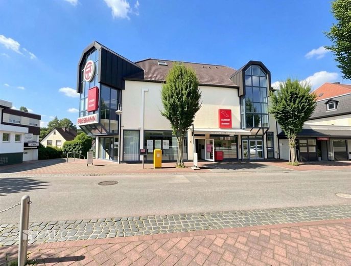 Solides Gewerbeinvestment - Zentrale Lage, starke Mieter, sichere Perspektive – Straßenansicht