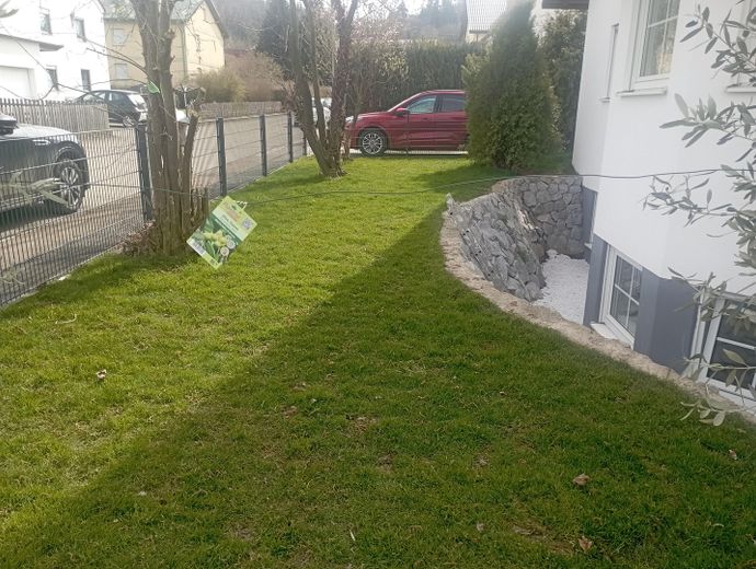 Noch günstiger, Eigentumswohnung, 2 Zimmer- Souterrain, sehr hell, ruhig, mit Garten. – Garten