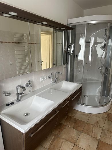 Badezimmer/Doppelwaschbecken