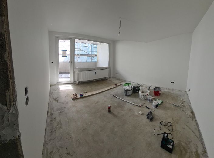 Erstbezug nach Sanierung - 4-Zi Wohnung mit Balkon – Zimmer 2 - in Renovierung