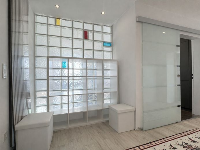 Modernes Bungalow mit ca. 200 m² Wohn- und Nutzfläche, Vollkeller und großem Grundstück in Glinde – Hinter dem Essbereich