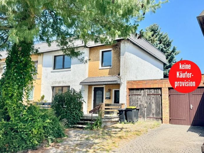 HORN IMMOBILIEN ++ casa Neubrandenburg Oststadt - bisognosa di ristrutturazione – Foto 1