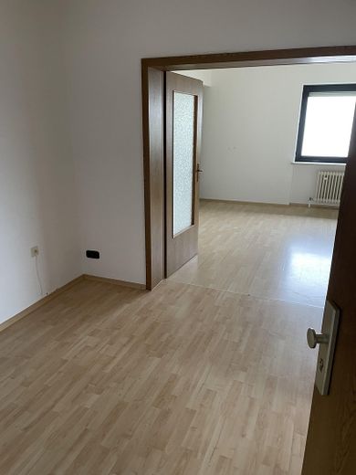 Helle 4 Zimmer-Wohnung mit Balkon in Mainburg – Photo 4