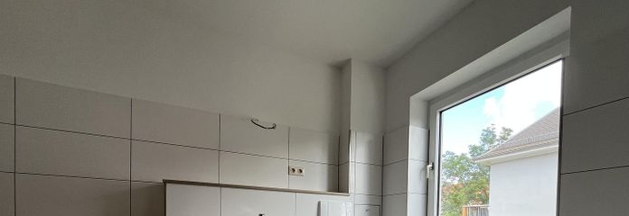 Erstbezug nach Renovierung - Helle und geräumige 3-RW mit Dusche und Badewanne