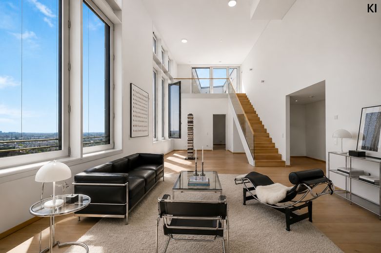 Penthouse in PRÄDIUM Frankfurt – luxe boven de daken van de Mainmetropool – Wohnzimmer mit Möbel KI
