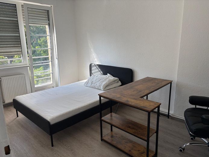 Modernized 3-room apartment with balcony, 65203 Wiesbaden-Biebrich – Photo 1