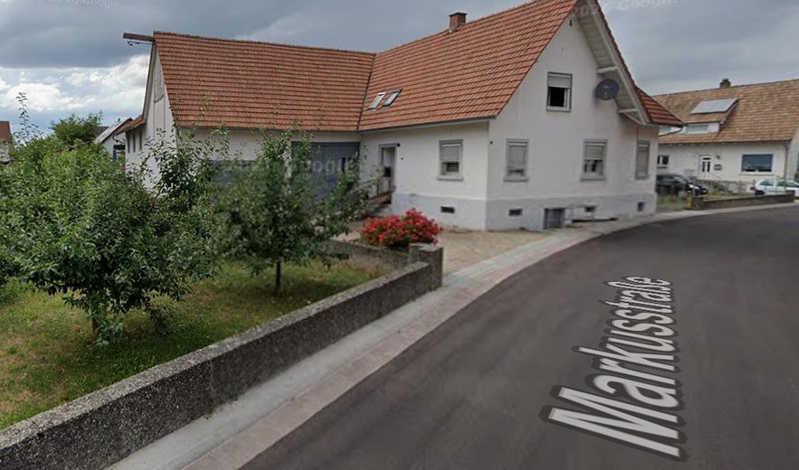 Mały stary dom chłopski na dużej rozległej działce – Foto 3