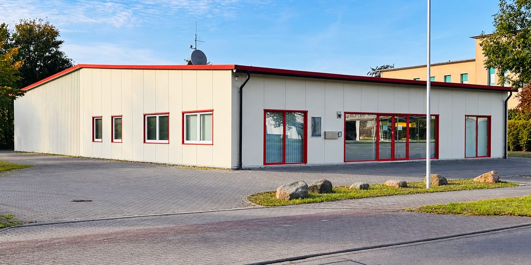 Gewerbeobjekt/Halle mit Büro und Stellplätzen zentral gelegen in Wismar-Westhafen – Profilansicht