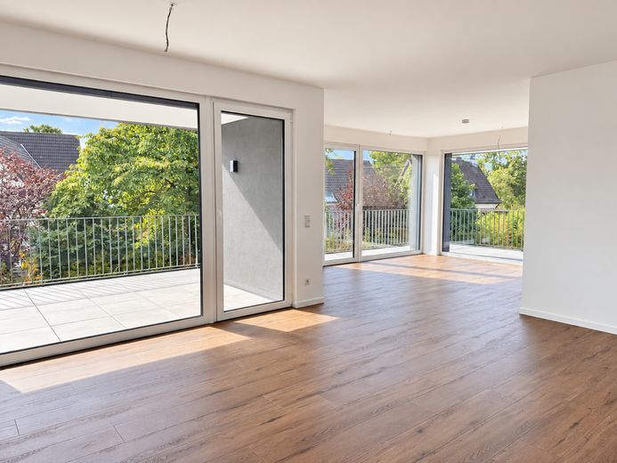 Ampio e luminoso appartamento di nuova costruzione con terrazza sul tetto a Verl – Wohnzimmer 