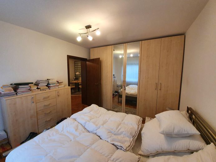 2,5 odalı Altenbochum, balkon, sakin, yeşil, merkezi, banyo: küvet + duş, gerçek ahşap parke – geräumiges Schlafzimmer