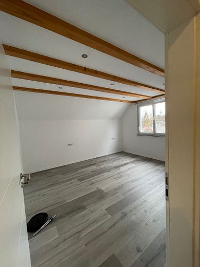 Geräumige 4-Zimmer-Maisonette-Dachgeschosswohnung in Friedenweiler – Nähe Titisee – Foto 8