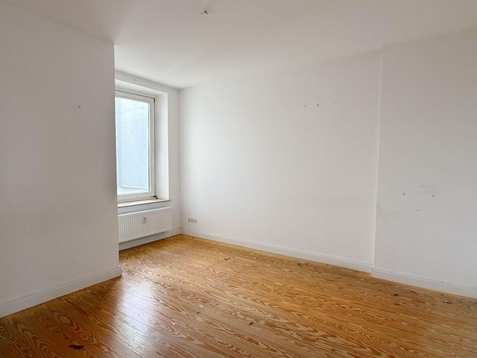 Freie Winterhuder Altbauwohnung in der Endetage – Schlafzimmer