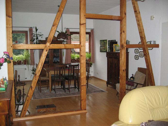 3-Fam.-Haus mit Wintergarten, großer Süd-Garten, viel Nutzfläche, erneuerbare Energien, Doppelgarage – Wohnen 1OG