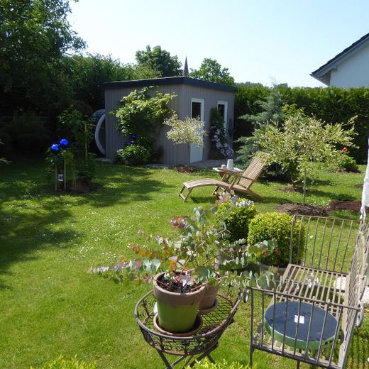 VON PRIVAT - STIL & CHARME! - Photovoltaik, Raumwunder, Garten, Gartenhaus... – Gartenhäuser / hintere DHH