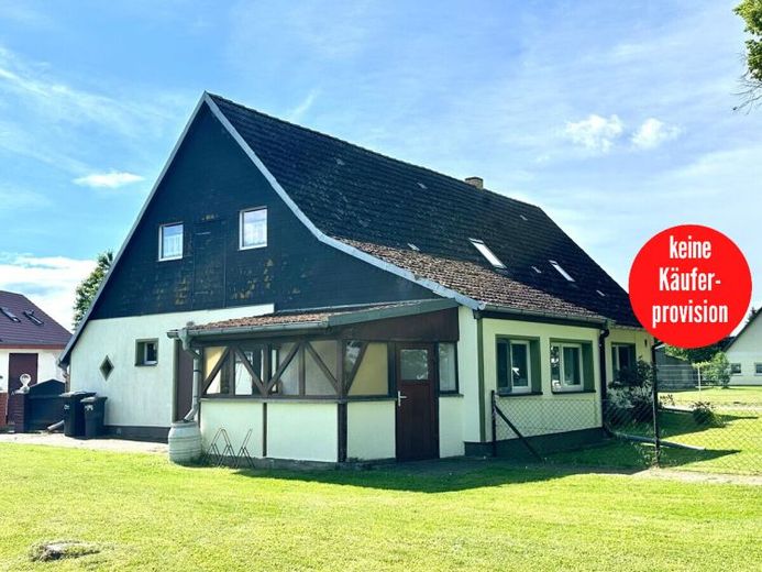 HORN IMMOBILIEN ++ großzügiges Wohnhaus mit Einliegerwohnung und Nebengelass in Ducherow – Foto 1