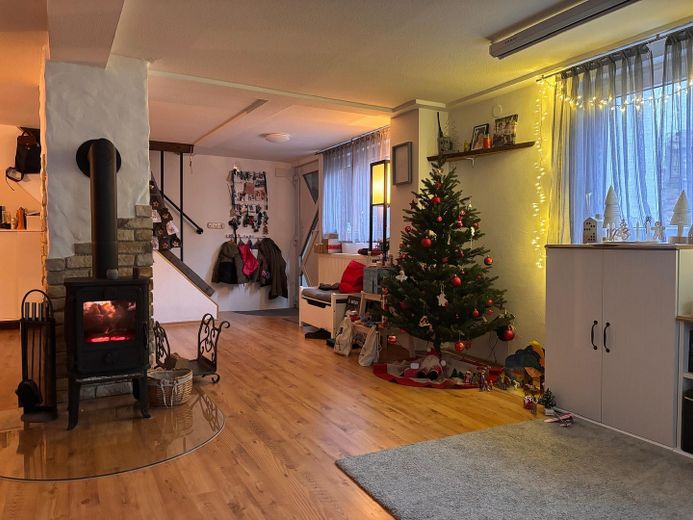 Einfamilienhaus mit 5 Zimmern in Flörsheim am Main – Wohnzimmer