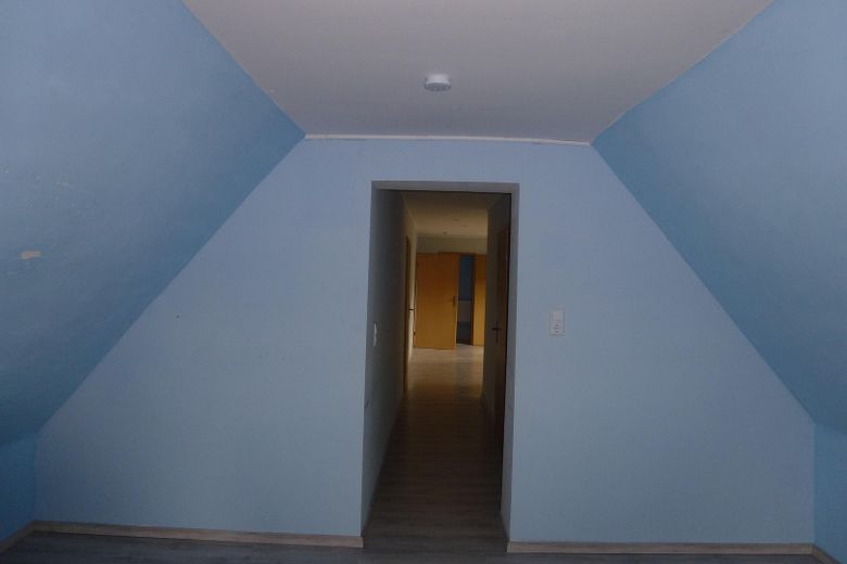 Ruhige Seitenstraße und doch zentral – Zimmer OG