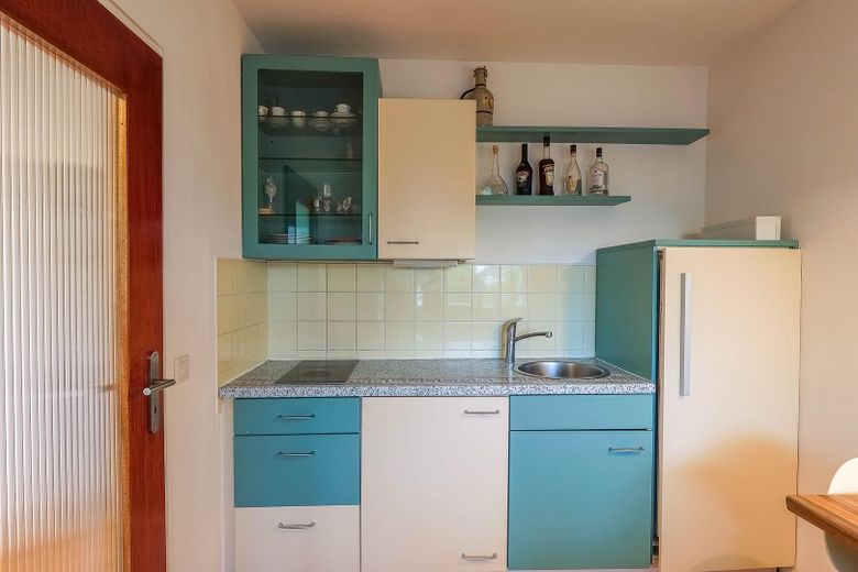 Commission-free & immediately available! 3-room apartment with loggia near Ostpark! – Küche