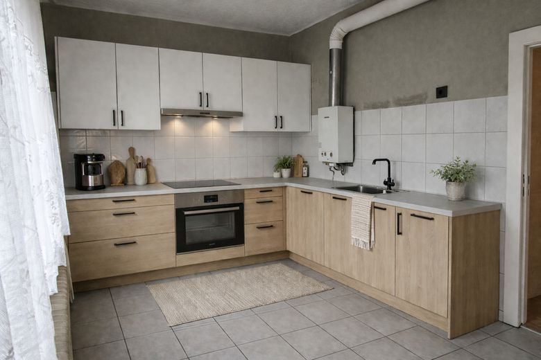 Casa per più generazioni con due unità abitative separate – Einrichtungsbeispiel Küche