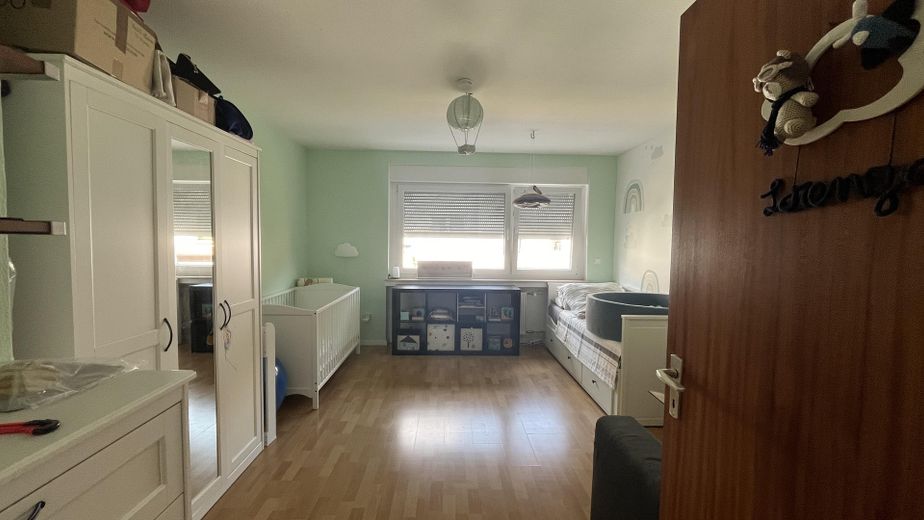 Erstbezug nach umfangreicher Sanierung, 3ZKB mit Balkon, verkehrsgünstig – Kinderzimmer/ Arbeitszimmer