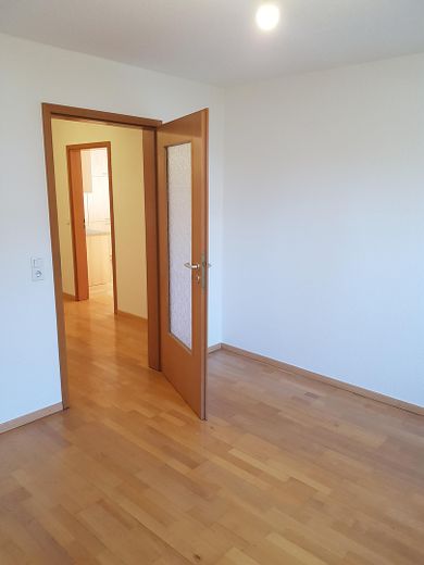Gemütliche 3-Zimmer-Souterrain-Wohnung mit Stellplatz in Calden zu vermieten – Foto 2