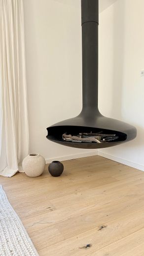 Modernes Endhaus am Brabandkanal - großer Privatgarten, Wärmepumpe und Spa – Designkamin im Wohnbereich