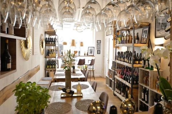 Bar winny i sklep z winem w Lüneburgu - Wasserviertel