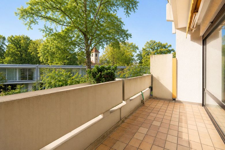 Ihr neues Zuhause in Harlaching: 4 Zimmer, 2 Balkone und großer Keller – Sonniger West-Balkon
