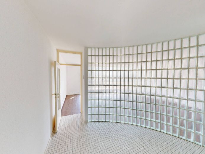 Abitare moderno con slancio ed esclusività: luminoso appartamento di 2 locali con BALCONE nel centro di Bad Godesberg – Ansicht I: Küche