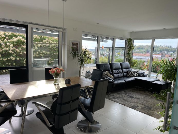 KfW40 Einfamilienhaus, 9Kw-PV-Anlage, Wärmepumpe LWZ 304 Sol – Wohnbereich -EG