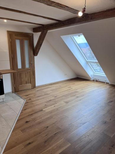 Schöne 1,5-Zimmer Wohnung in zentraler Lage – Wohnen