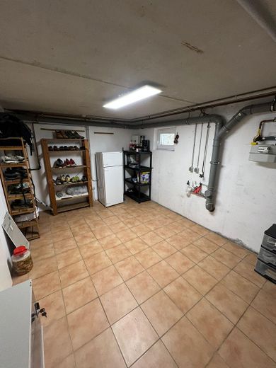 Familiendomizil in Brühl Badorf: Reihenendhaus mit großem Garten, Smarthome & Top-Lage – Hausanschlussraum