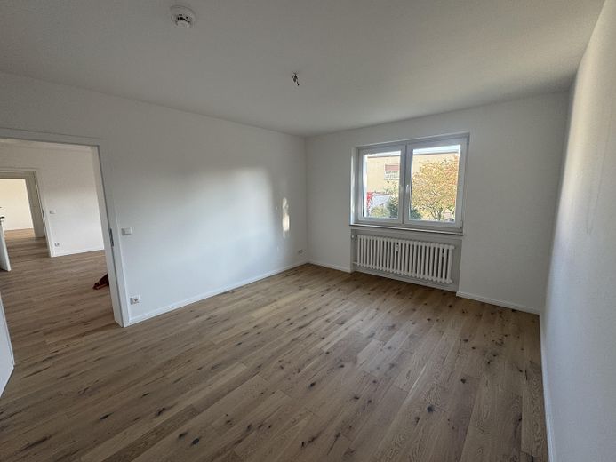 Frisch renovierte 3-Zimmer-Wohnung 70 qm im Zentrum von Melle – Schlafzimmer