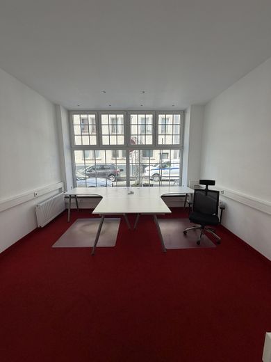Effizient nutzbare Bürofläche / Atelier mit 80 m² (teilbar) in Krefeld – Büro vorne - Ist-Zustand