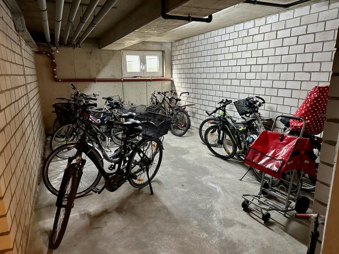 Appartamento di 2 locali in posizione tranquilla a Lev. Rheindorf – Fahrradkeller